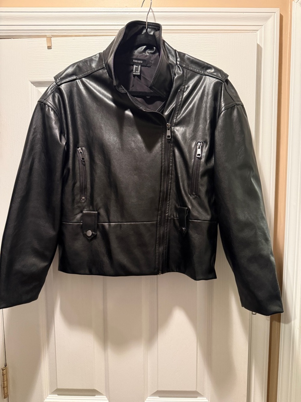 Classic Black Pleather Jacket - Women's Cropped Moto
